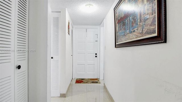 4000 NW 44th Avenue 306, Lauderdale Lakes, FL 33319