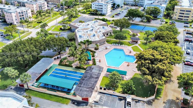 4000 NW 44th Avenue 306, Lauderdale Lakes, FL 33319