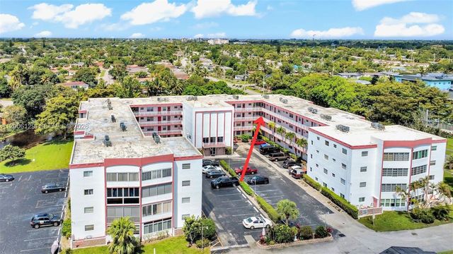 4000 NW 44th Avenue 306, Lauderdale Lakes, FL 33319