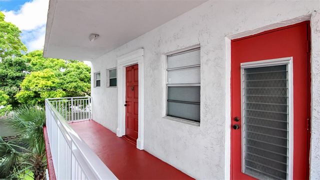 4000 NW 44th Avenue 306, Lauderdale Lakes, FL 33319