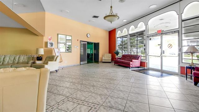 4000 NW 44th Avenue 306, Lauderdale Lakes, FL 33319