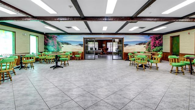 4000 NW 44th Avenue 306, Lauderdale Lakes, FL 33319
