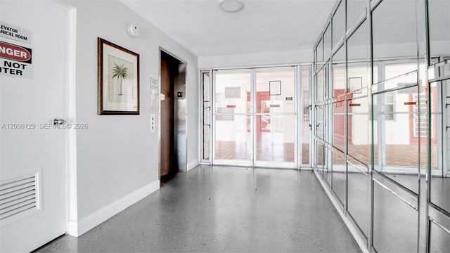 4000 NW 44th Avenue 306, Lauderdale Lakes, FL 33319