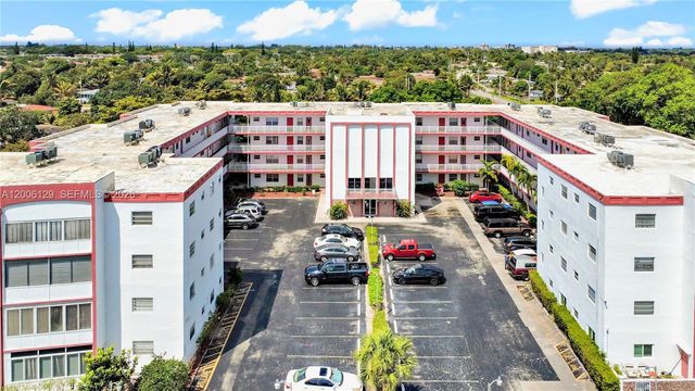 4000 NW 44th Avenue 306, Lauderdale Lakes, FL 33319
