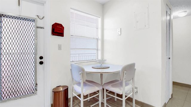 4000 NW 44th Avenue 306, Lauderdale Lakes, FL 33319