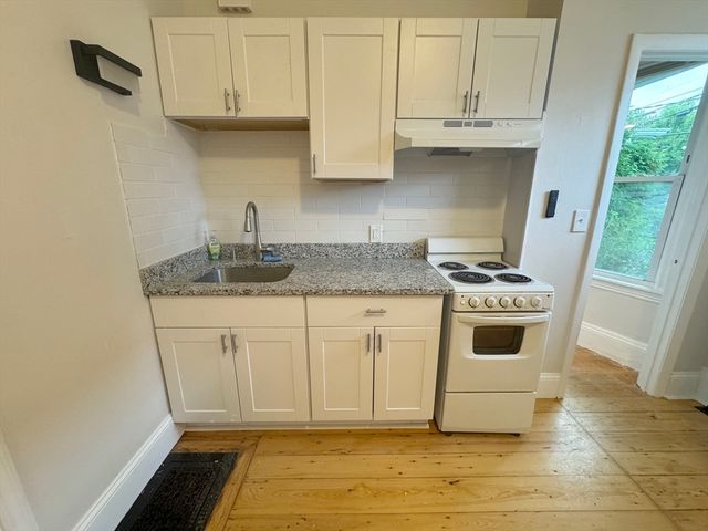 28 Academy Hill Rd 1F, Boston, MA 02135