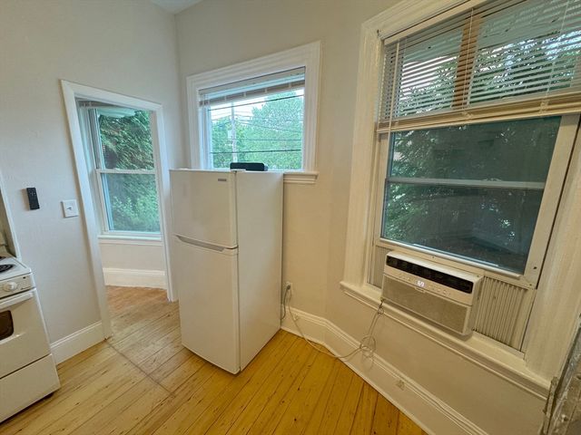 28 Academy Hill Rd 1F, Boston, MA 02135