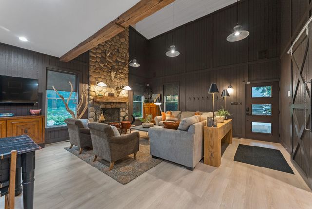 55105 Colonial Ridge Drive, Bristol, IN 46507