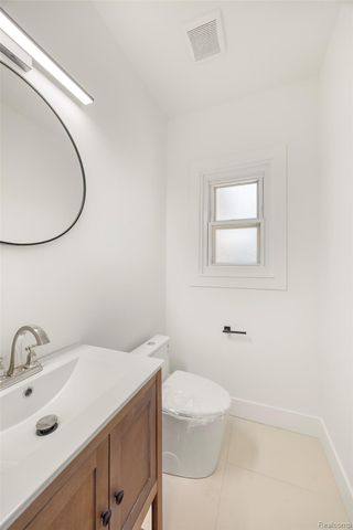 14631 Labelle Street, Oak Park, MI 48237
