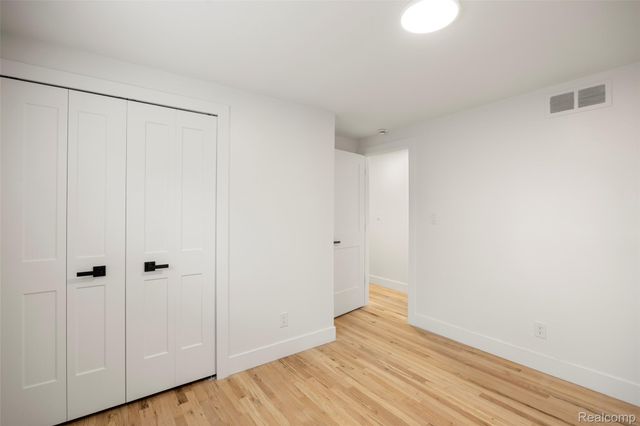 14631 Labelle Street, Oak Park, MI 48237