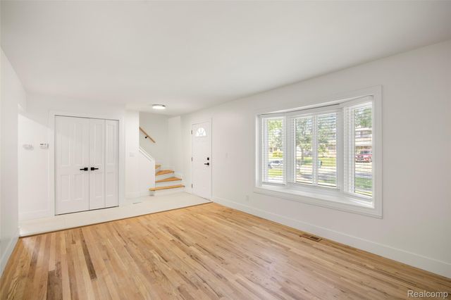 14631 Labelle Street, Oak Park, MI 48237