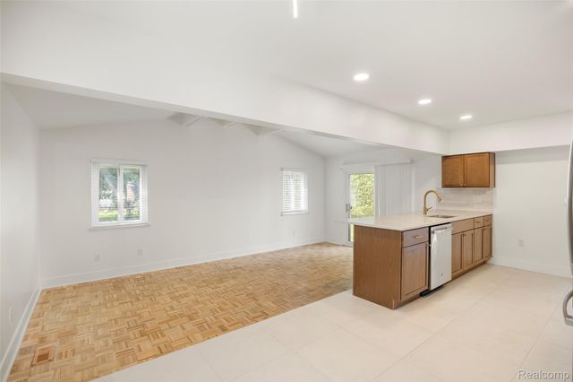14631 Labelle Street, Oak Park, MI 48237