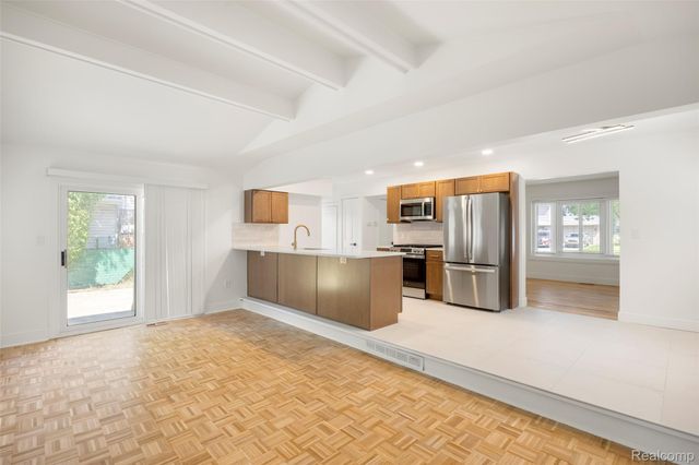 14631 Labelle Street, Oak Park, MI 48237