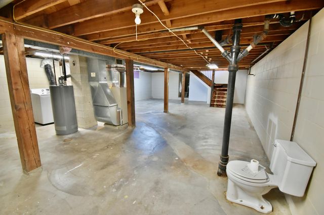 42 Oday Street, Maplewood, MN 55119