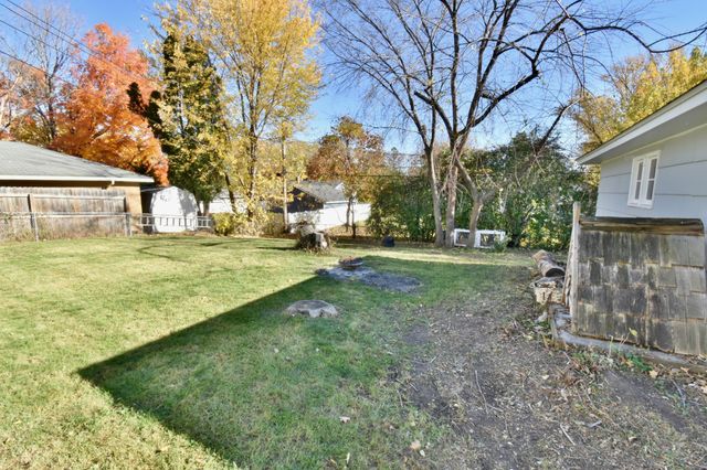 42 Oday Street, Maplewood, MN 55119