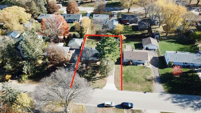 42 Oday Street, Maplewood, MN 55119