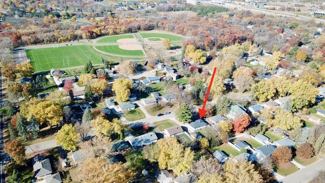 42 Oday Street, Maplewood, MN 55119