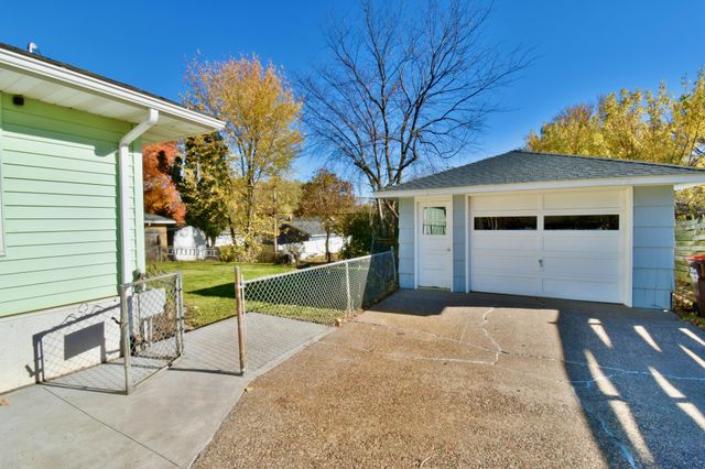 42 Oday Street, Maplewood, MN 55119