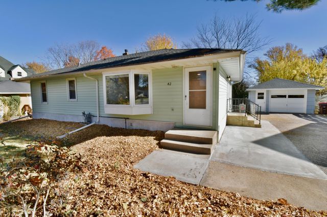 42 Oday Street, Maplewood, MN 55119