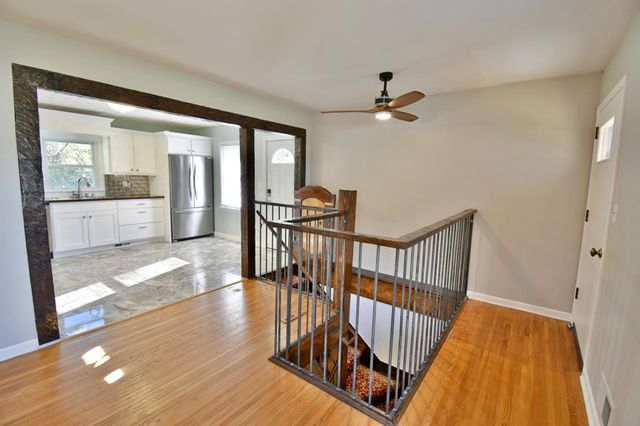 42 Oday Street, Maplewood, MN 55119