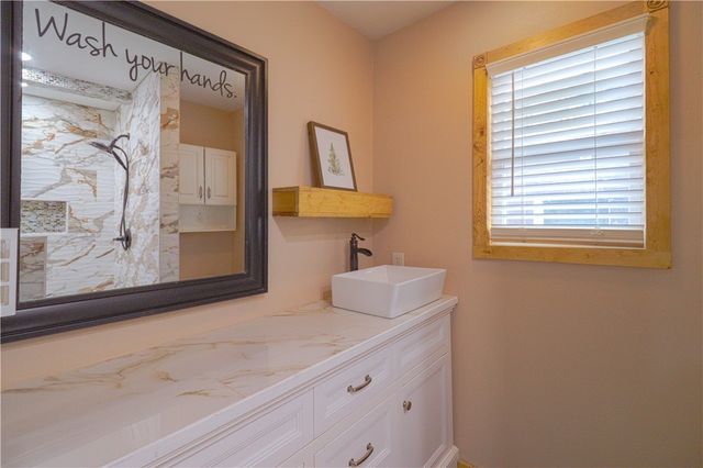 4310 Mistletoe Dr, Corpus Christi, TX 78411