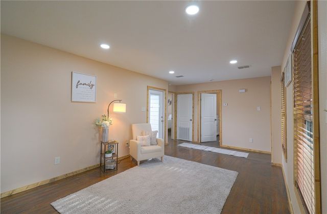 4310 Mistletoe Dr, Corpus Christi, TX 78411