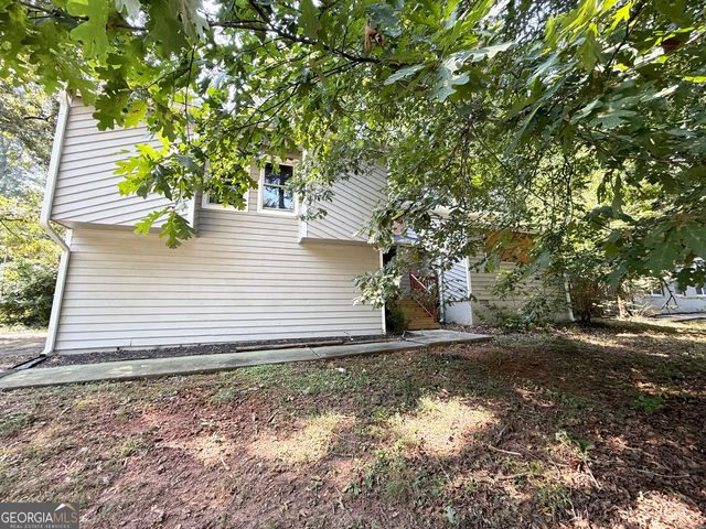 704 Lost Creek Circle, Stone Mountain, GA 30088