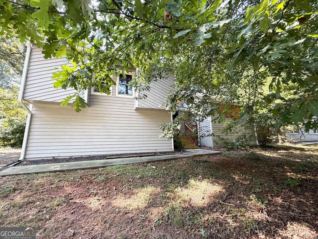 704 Lost Creek Circle, Stone Mountain, GA 30088 — photo 3