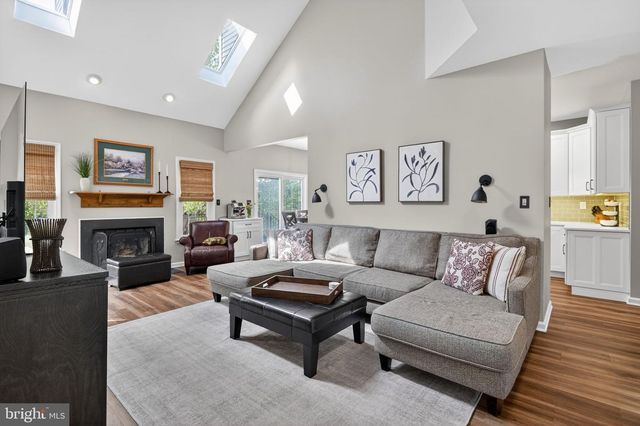 5 BLUE BELL LN, Robbinsville, NJ 08691