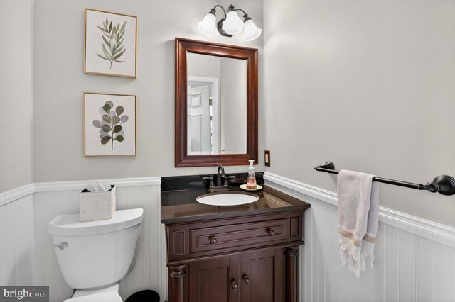 5 BLUE BELL LN, Robbinsville, NJ 08691