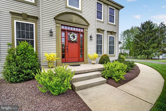 5 BLUE BELL LN, Robbinsville, NJ 08691