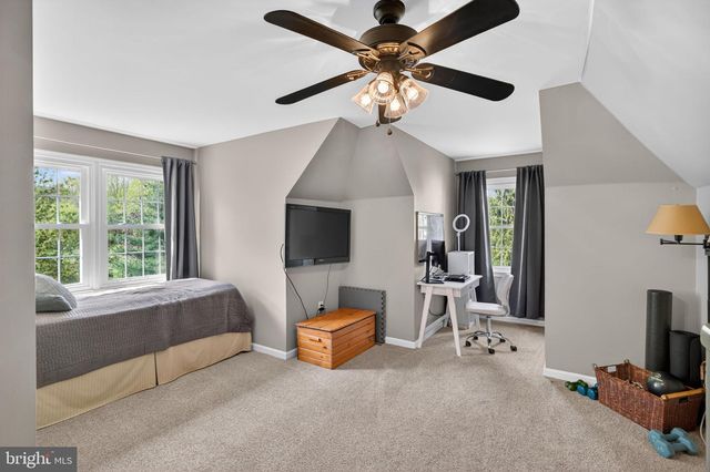 5 BLUE BELL LN, Robbinsville, NJ 08691