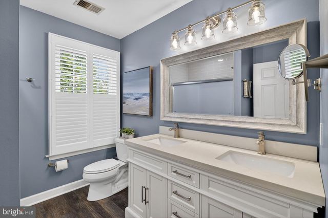 5 BLUE BELL LN, Robbinsville, NJ 08691