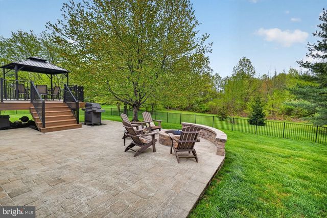 5 BLUE BELL LN, Robbinsville, NJ 08691