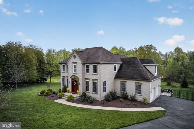 5 BLUE BELL LN, Robbinsville, NJ 08691