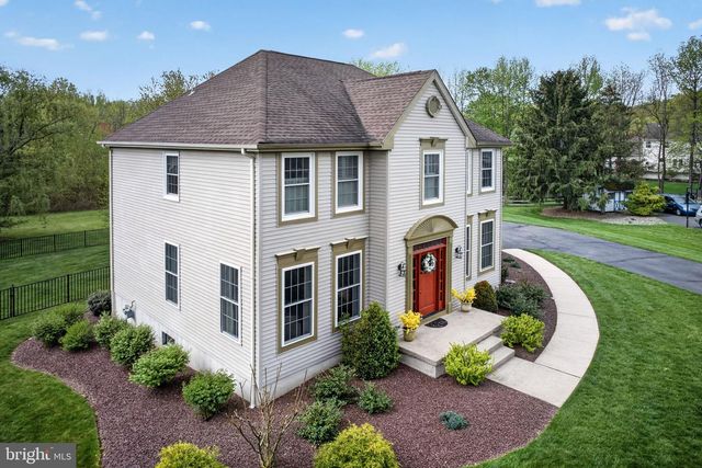 5 BLUE BELL LN, Robbinsville, NJ 08691