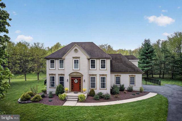 5 BLUE BELL LN, Robbinsville, NJ 08691