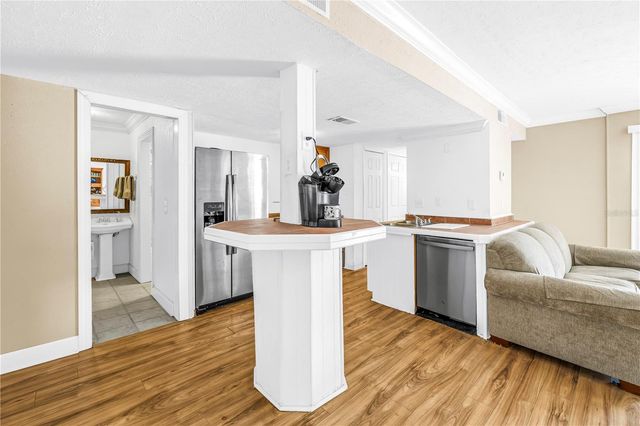 3580 41ST LANE S I, St Petersburg, FL 33711
