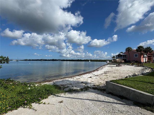 3580 41ST LANE S I, St Petersburg, FL 33711