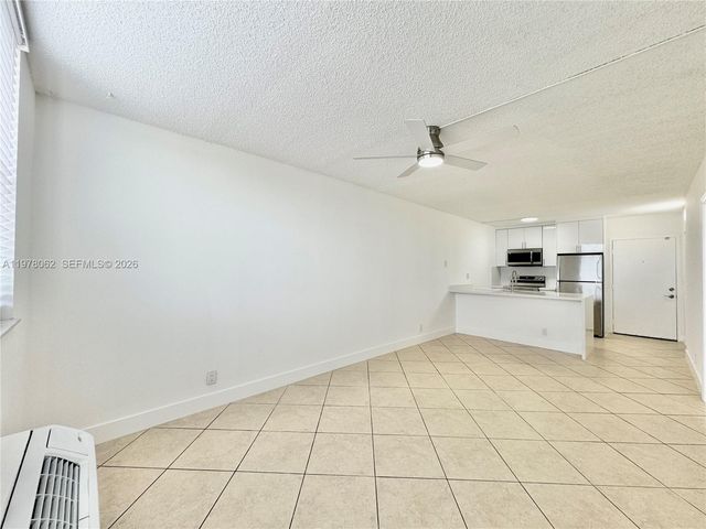 2401 Riverside Dr 407-B, Coral Springs, FL 33065