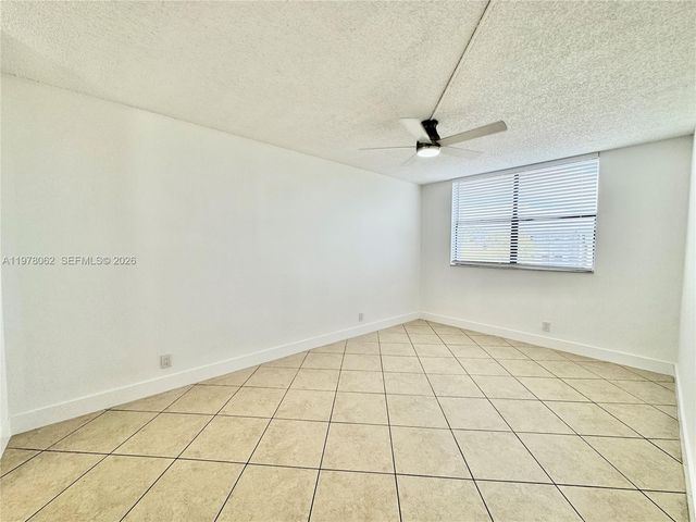 2401 Riverside Dr 407-B, Coral Springs, FL 33065