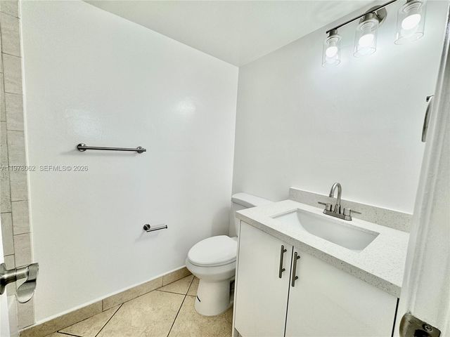 2401 Riverside Dr 407-B, Coral Springs, FL 33065