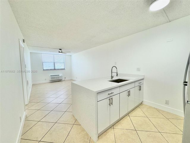 2401 Riverside Dr 407-B, Coral Springs, FL 33065