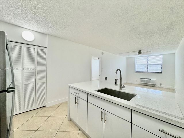 2401 Riverside Dr 407-B, Coral Springs, FL 33065