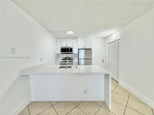 2401 Riverside Dr 407-B, Coral Springs, FL 33065