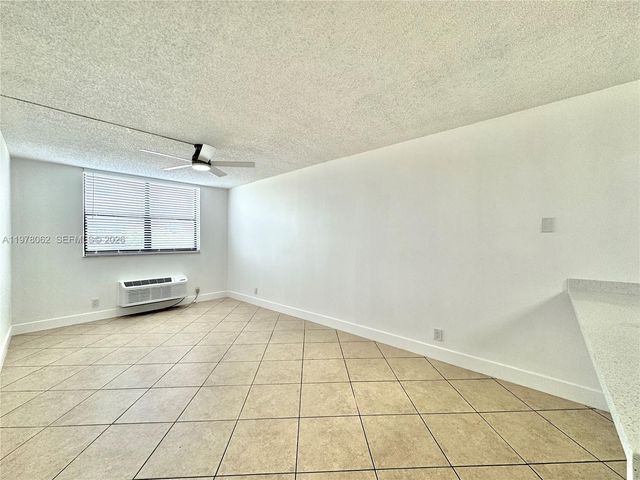 2401 Riverside Dr 407-B, Coral Springs, FL 33065