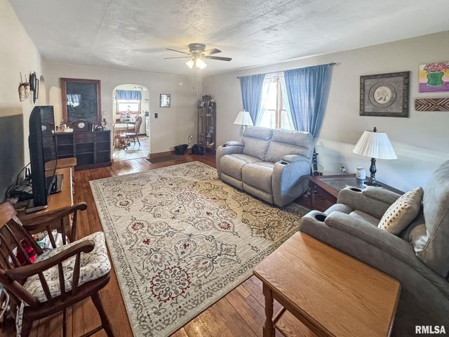 118 E FRANKLIN Street, Mt Sterling, IL 62353