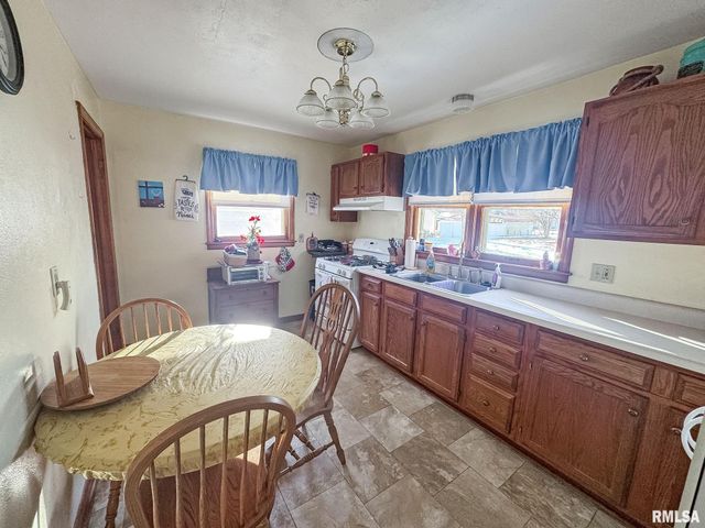 118 E FRANKLIN Street, Mt Sterling, IL 62353