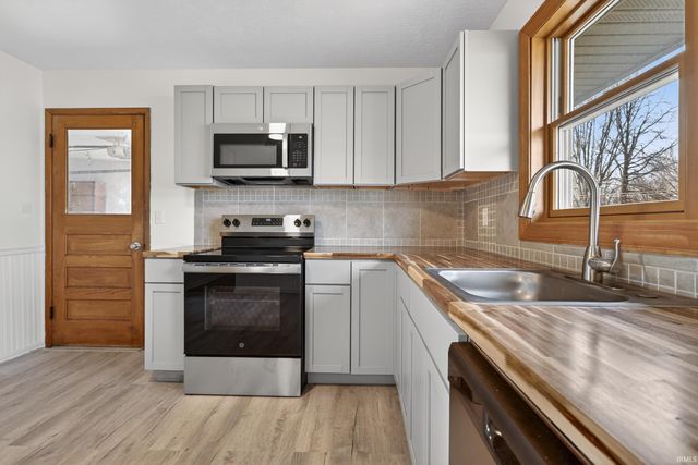 236 W 400 South, Kokomo, IN 46902