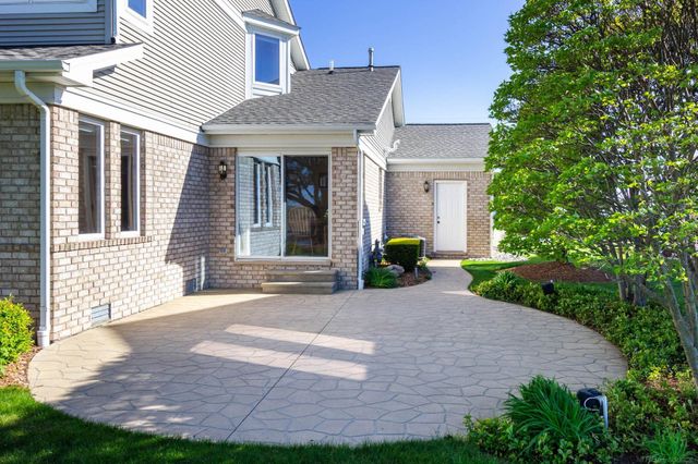 10438 St John Drive, Algonac, MI 48001